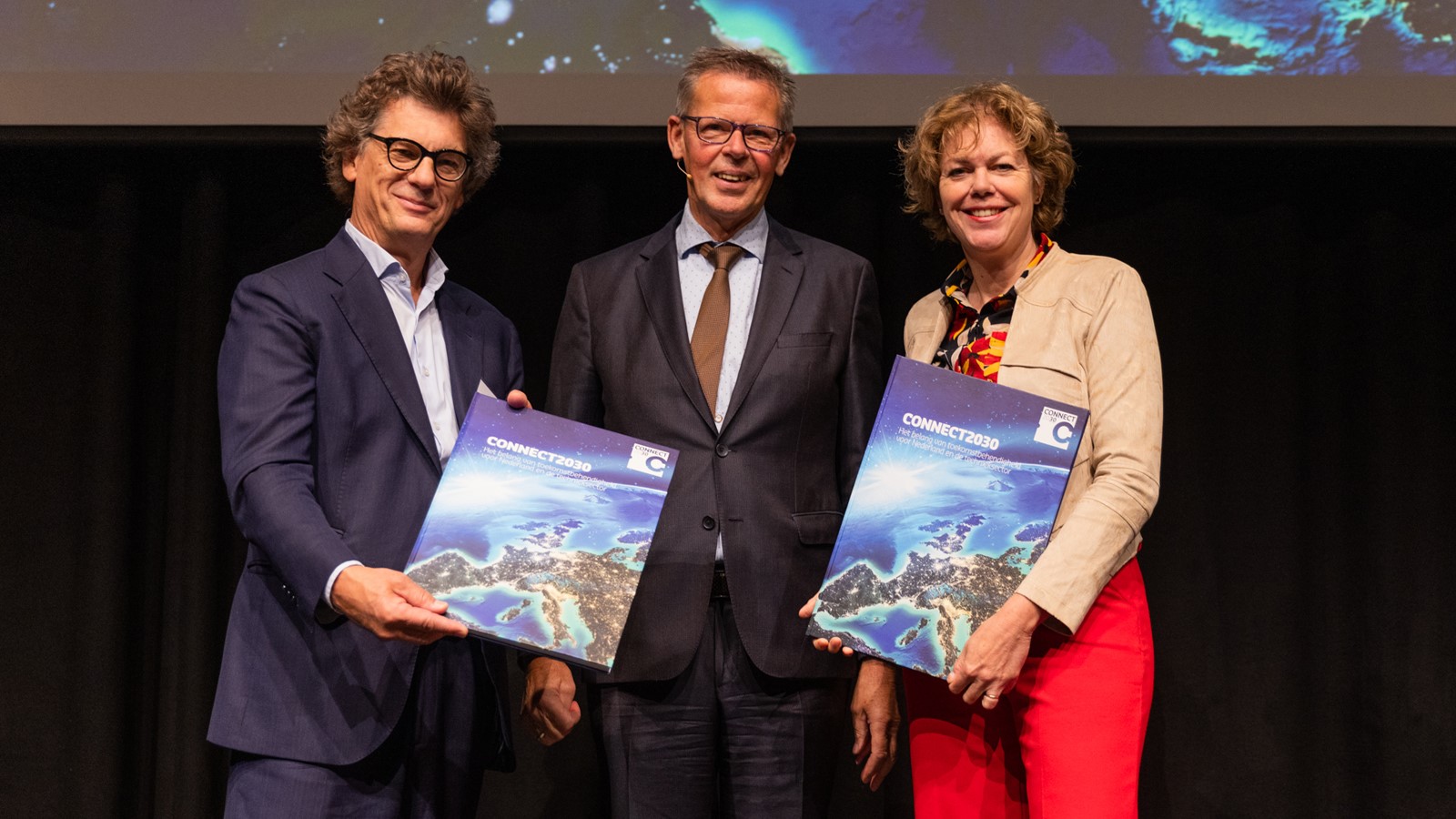 Overhandiging rapport connect 2030